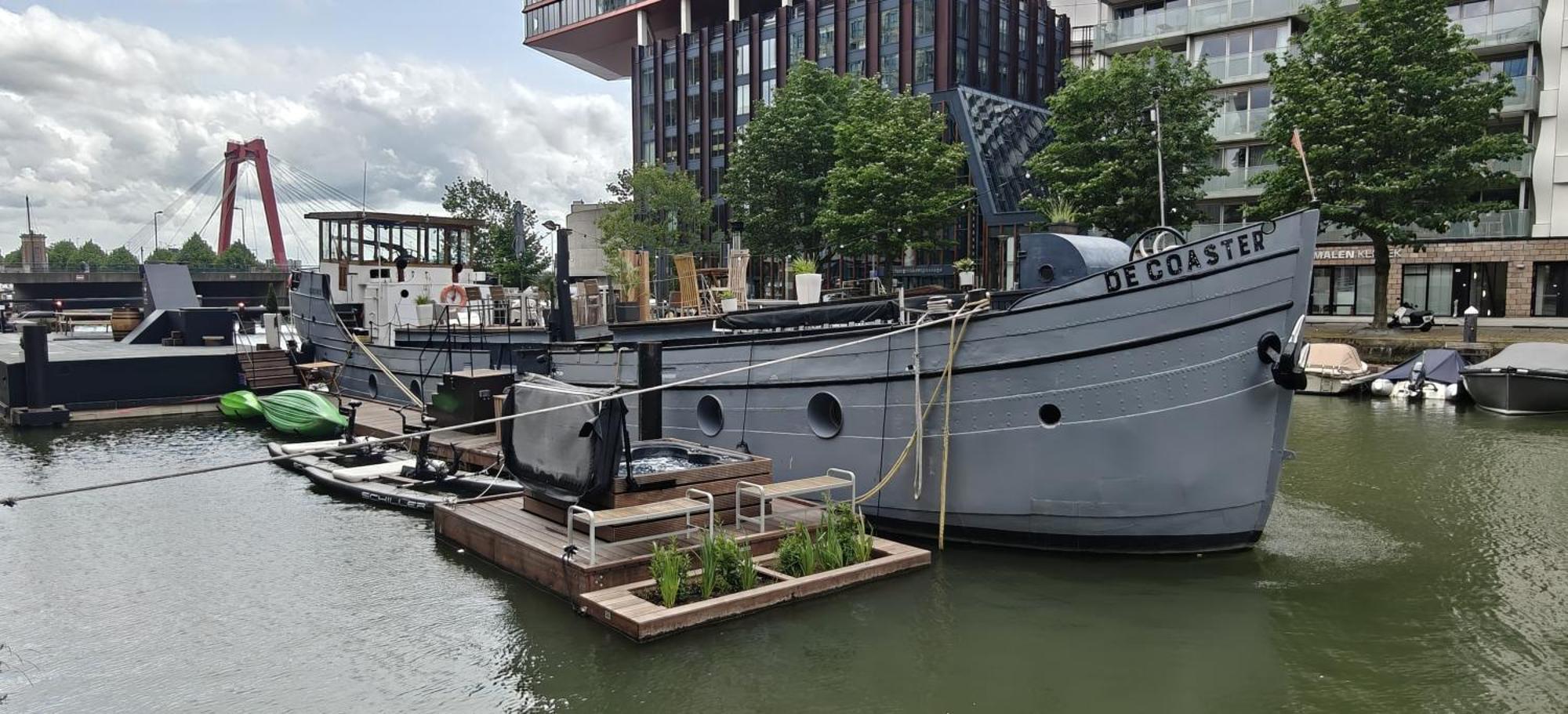 De Coaster & Aquarium Ponton Hotel Rotterdam Exterior photo